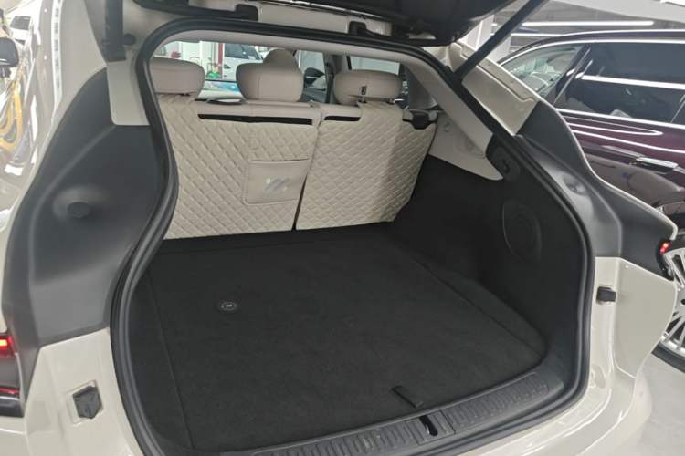 Used IM LS6 2023 Max Standard Edition Trunk
