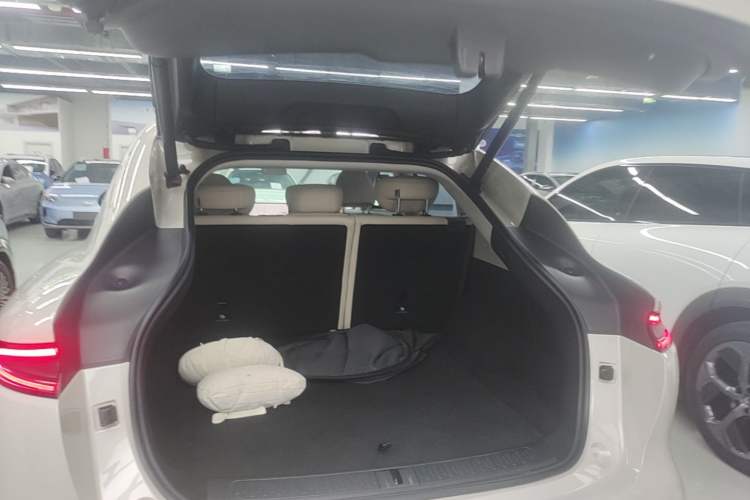 Used IM LS6 2023 Max Standard Edition Trunk