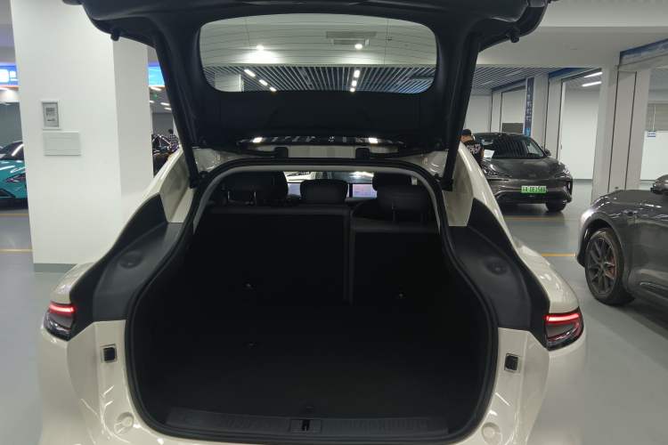 Used IM LS6 2023 Max Standard Edition Trunk