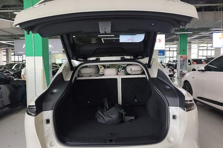 Used IM LS6 2023 Max Standard Edition Trunk