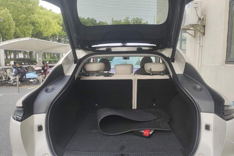 Used IM LS6 2023 Max Standard Edition Trunk
