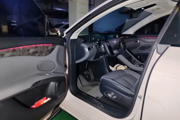 Used IM LS6 2023 Max Enhanced Performance Edition Driver Seat