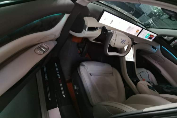 Used IM LS6 2023 Max Standard Edition Driver Seat