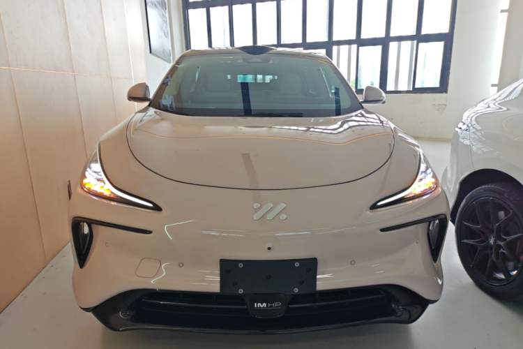 Used IM LS6 2023 Max Standard Edition Front