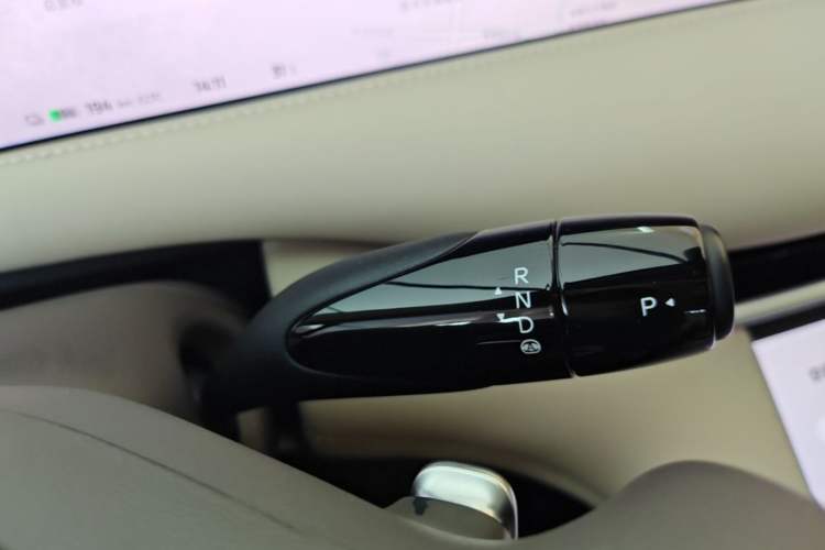 Used IM LS6 2023 Max Standard Edition Gear Lever
