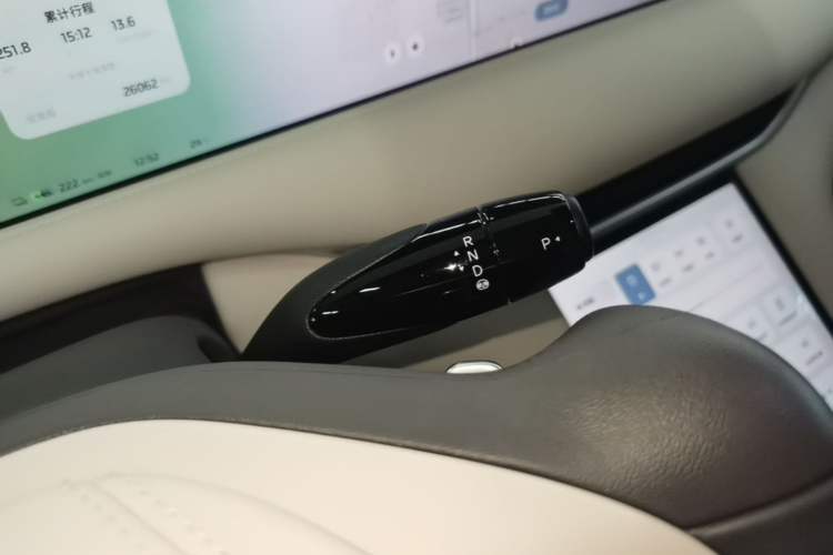 Used IM LS6 2023 Max Standard Edition Gear Lever
