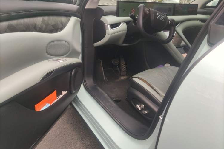 Used IM LS6 2023 Max Standard Edition Driver Seat