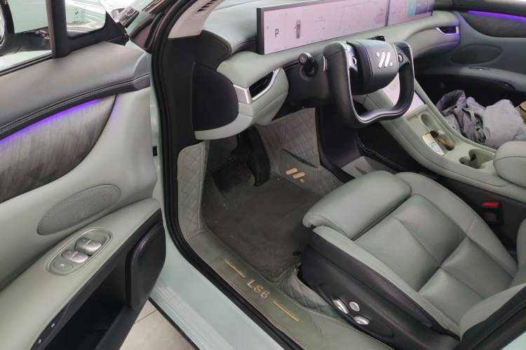 Used IM LS6 2023 Max Standard Edition Driver Seat