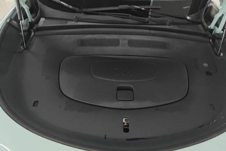Used IM LS6 2023 Max Long-Range Version Engine Bay