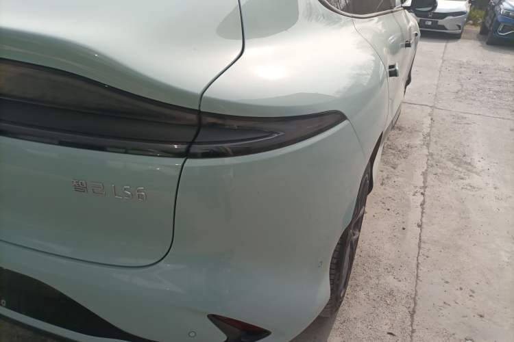 Used IM LS6 2023 Max Long-Range Version Exterior 3