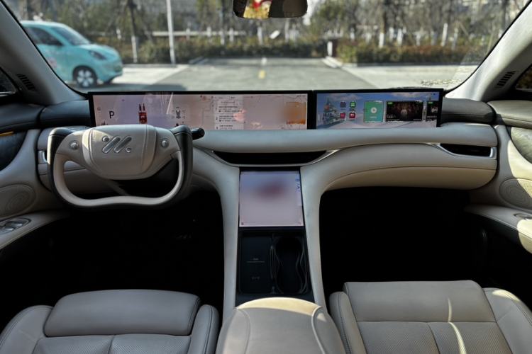 Used IM LS6 2023 Max Standard Edition Interior 1