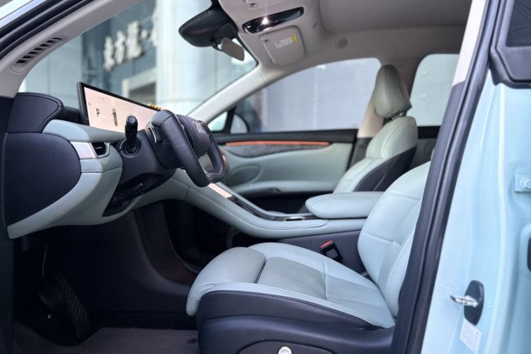 Used IM LS6 2023 Max Enhanced Performance Edition Interior 2