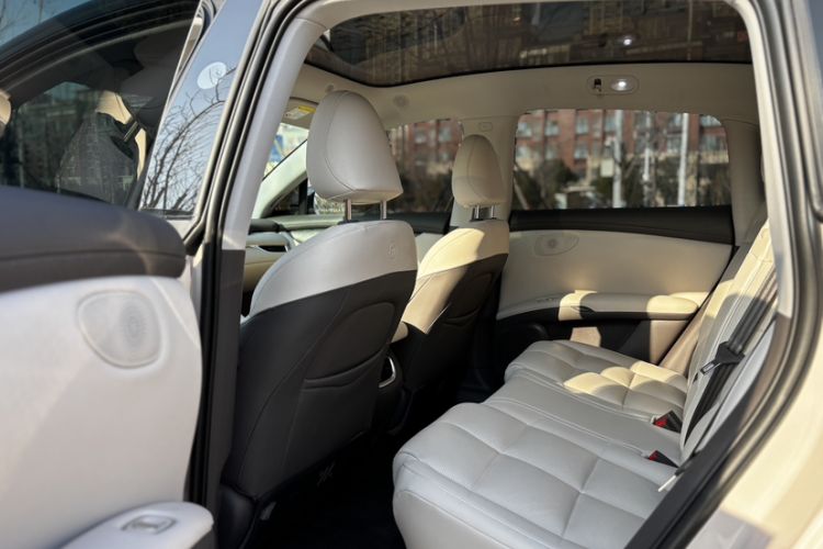 Used IM LS6 2023 Max Standard Edition Interior 3