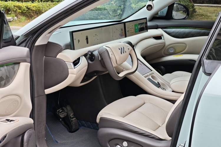 Used IM LS6 2023 Max Long-Range Version Interior 4