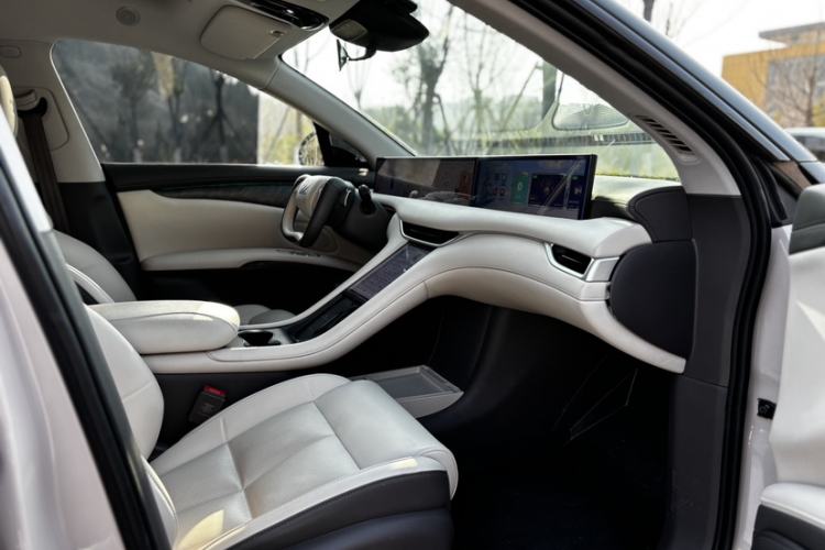 Used IM LS6 2023 Max Standard Edition Interior 6