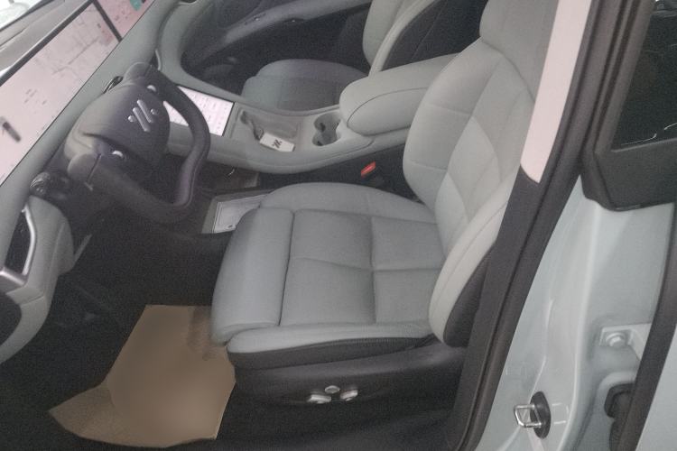 Used IM LS6 2023 Max Standard Edition Left Front Seat