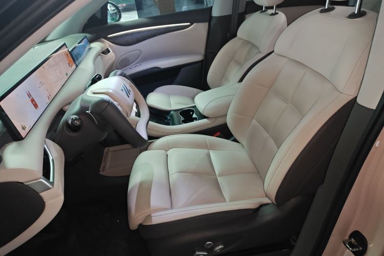 Used IM LS6 2023 Max Standard Edition Left Front Seat