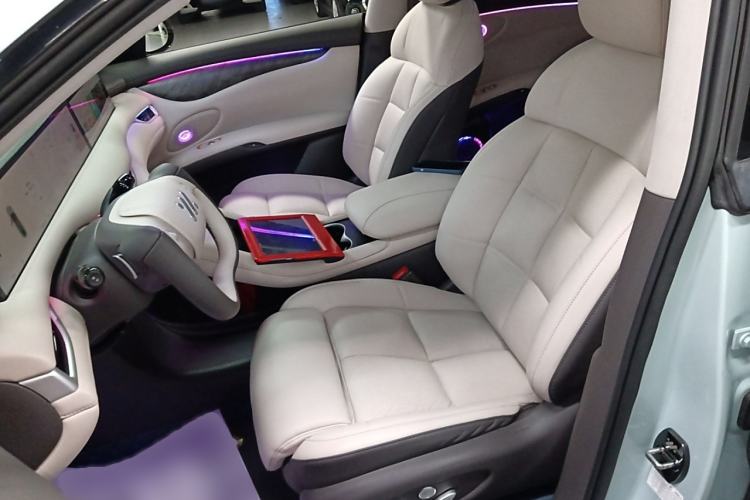 Used IM LS6 2023 Max Long-Range Version Left Front Seat