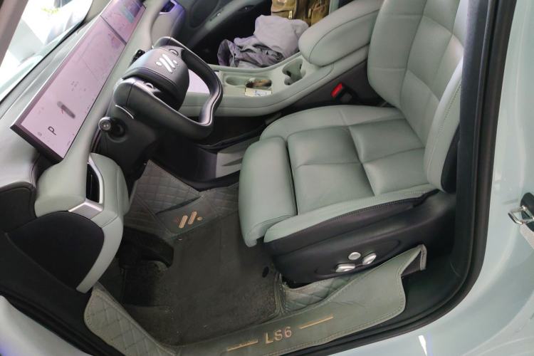 Used IM LS6 2023 Max Standard Edition Left Front Seat