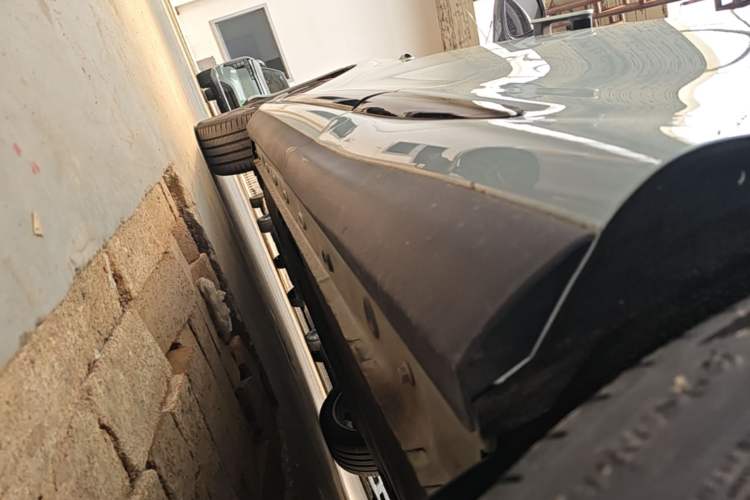 Used IM LS6 2023 Max Standard Edition Left Side Sill