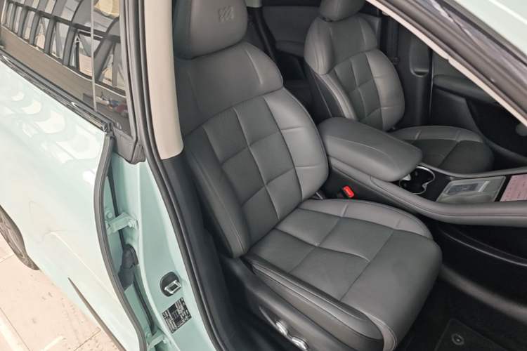 Used IM LS6 2023 Max Long-Range Version Right Front Seat