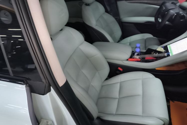 Used IM LS6 2023 Max Standard Edition Right Front Seat