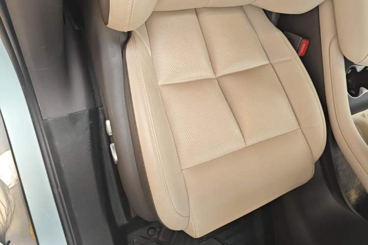Used IM LS6 2023 Max Standard Edition Right Front Seat