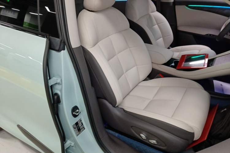 Used IM LS6 2023 Max Long-Range Version Right Front Seat