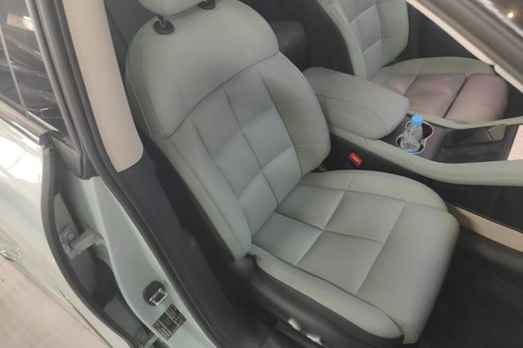 Used IM LS6 2023 Max Extended-Range Version Right Front Seat