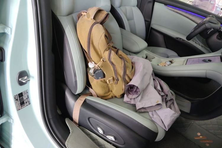 Used IM LS6 2023 Max Standard Edition Right Front Seat