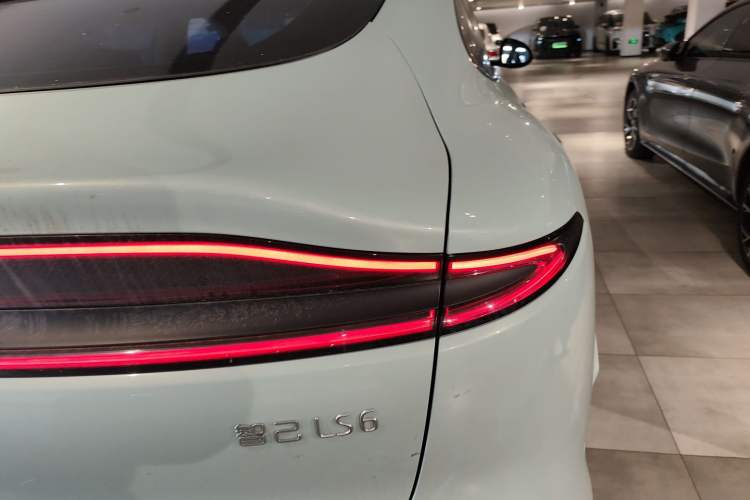Used IM LS6 2023 Max Enhanced Performance Edition Right Rear Taillight