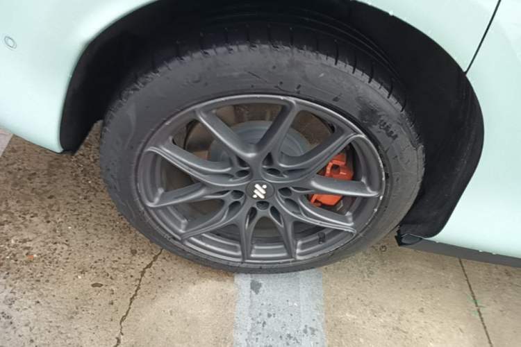 Used IM LS6 2023 Max Standard Edition Right Rear Wheel Hub
