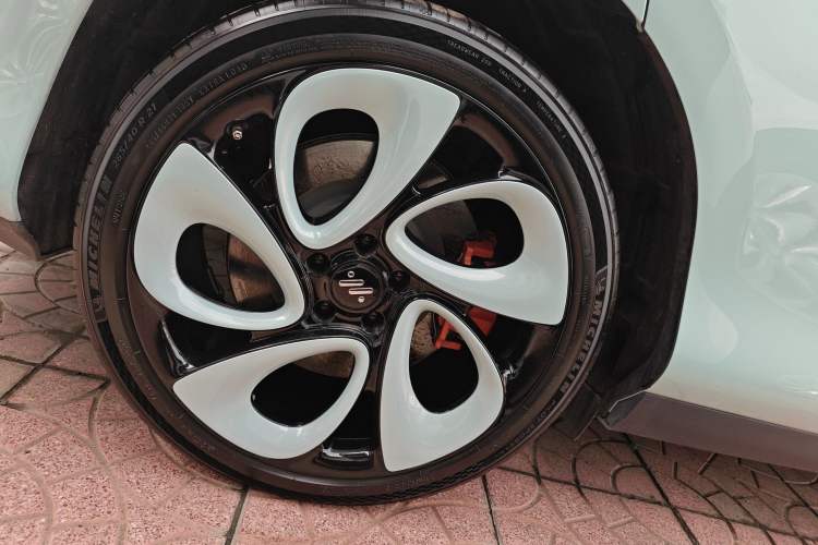 Used IM LS6 2023 Max Enhanced Performance Edition Right Rear Wheel Hub
