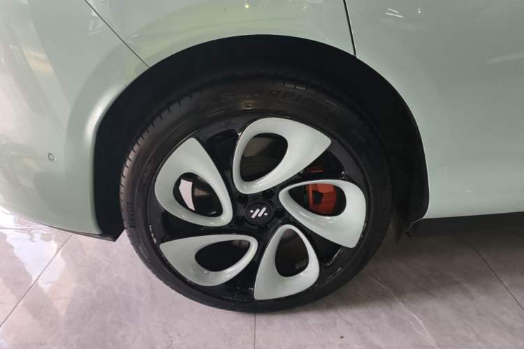Used IM LS6 2023 Max Enhanced Performance Edition Right Rear Wheel Hub