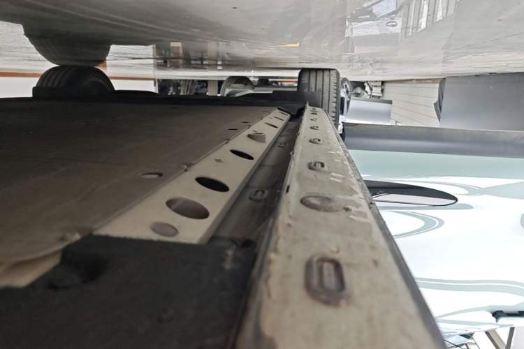 Used IM LS6 2023 Max Long-Range Version Right Side Sill