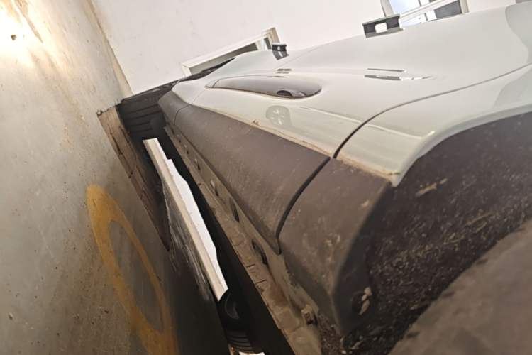 Used IM LS6 2023 Max Standard Edition Right Side Sill