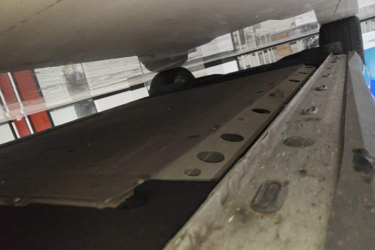 Used IM LS6 2023 Max Long-Range Version Right Side Sill
