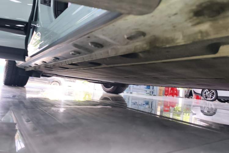 Used IM LS6 2023 Max Enhanced Performance Edition Right Side Sill
