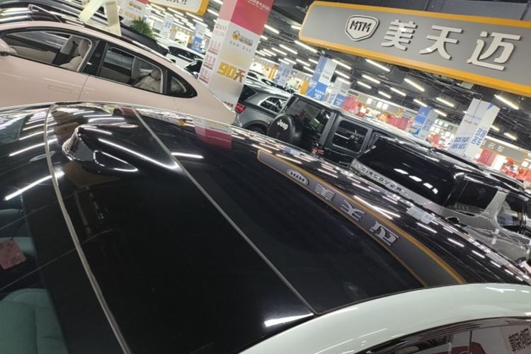 Used IM LS6 2023 Max Standard Edition Roof