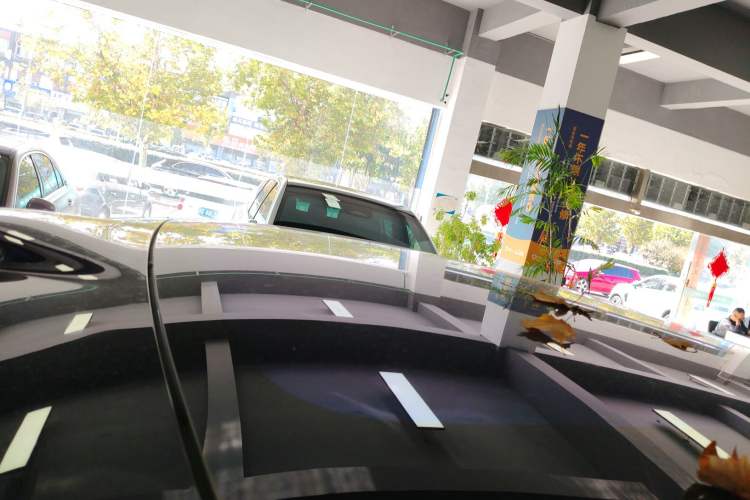 Used IM LS6 2023 Max Standard Edition Roof