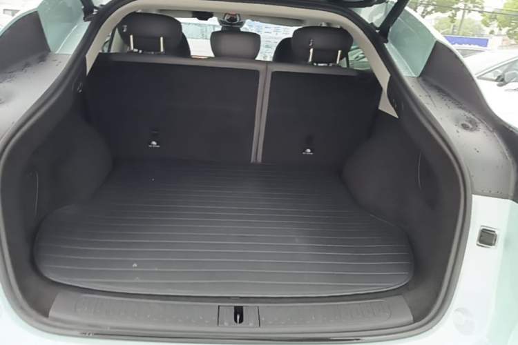 Used IM LS6 2023 Max Standard Edition Trunk