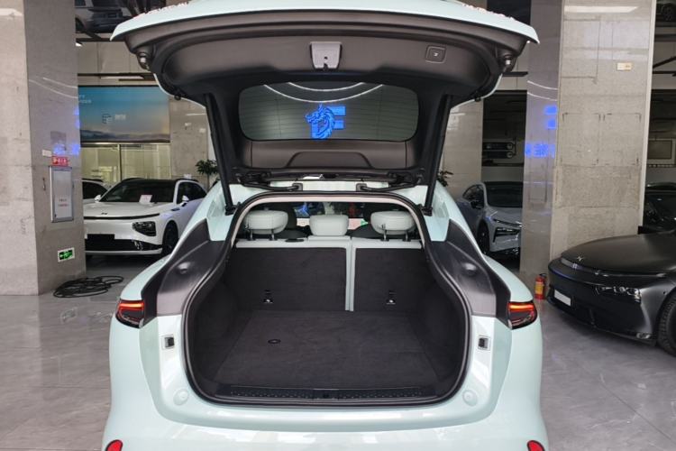 Used IM LS6 2023 Max Enhanced Performance Edition Trunk
