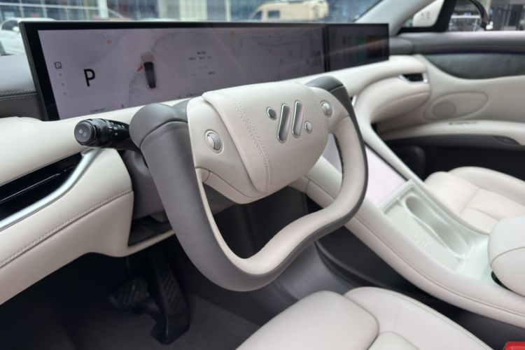 Used IM LS6 2023 Max Standard Edition Interior 4