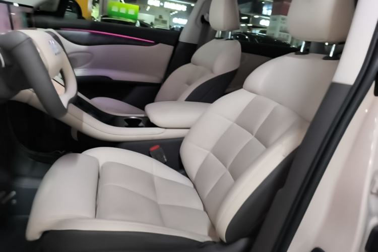 Used IM LS6 2023 Max Standard Edition Left Front Seat