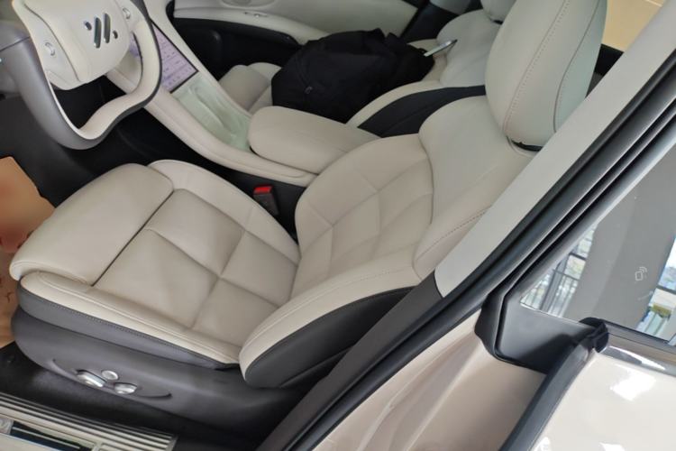 Used IM LS6 2023 Max Standard Edition Left Front Seat