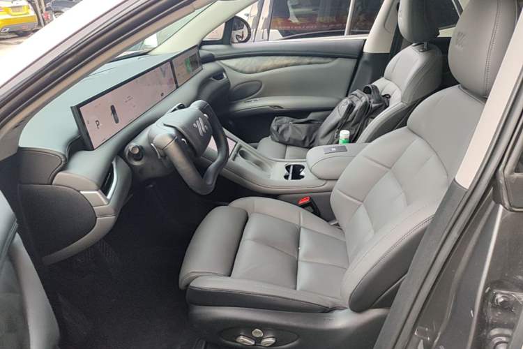 Used IM LS6 2023 Max Standard Edition Left Front Seat