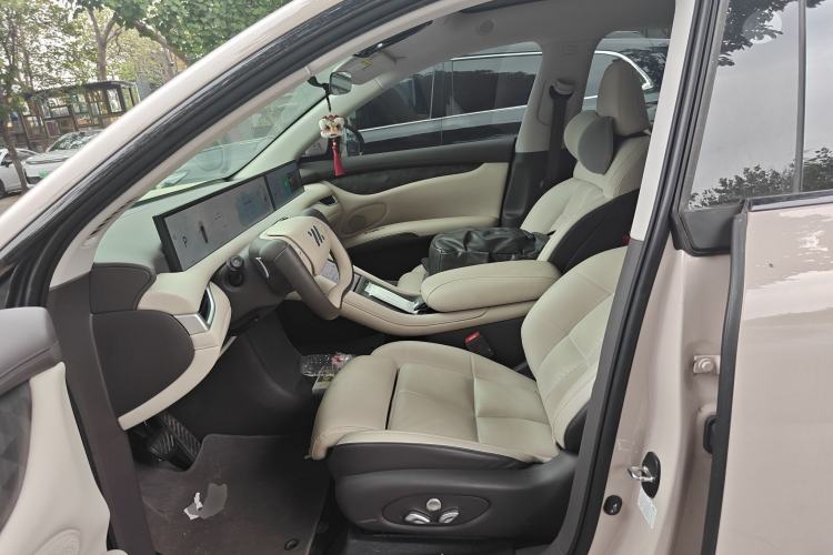Used IM LS6 2023 Max Extended-Range Version Left Front Seat