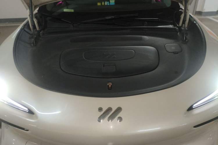 Used IM LS6 2023 Max Enhanced Performance Edition Engine Bay