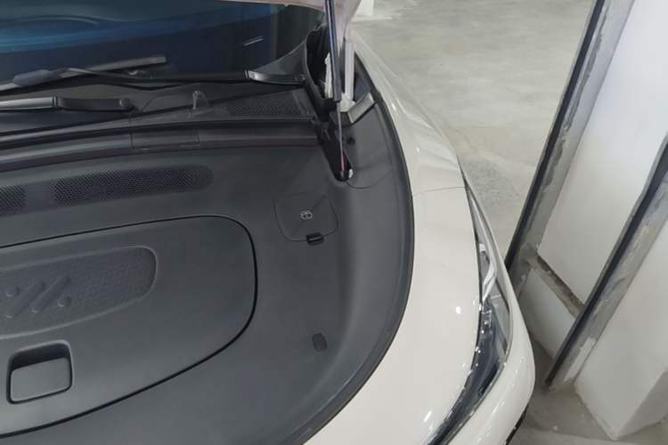Used IM LS6 2023 Max Standard Edition Engine Bay Left