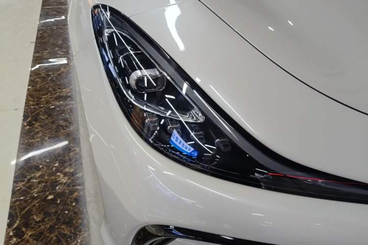 Used IM LS6 2023 Max Standard Edition Right Front Headlight